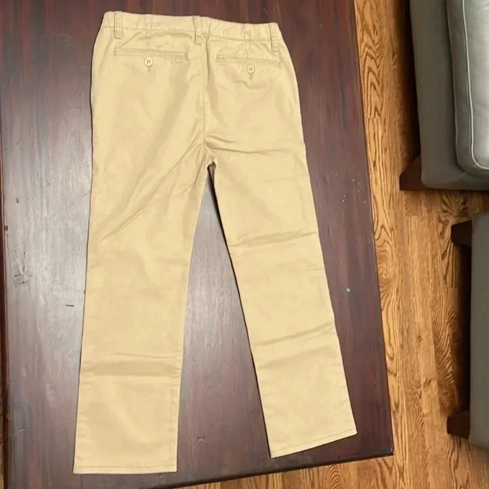 NWOT Gap kids khaki tan color size 8 Husky